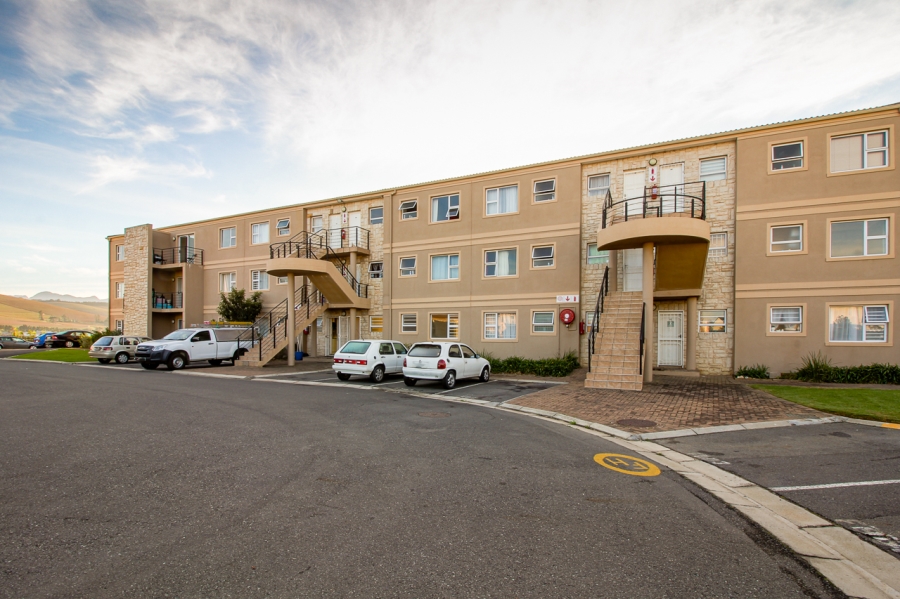 To Let 2 Bedroom Property for Rent in Sir Lowrys Pass Village Western Cape